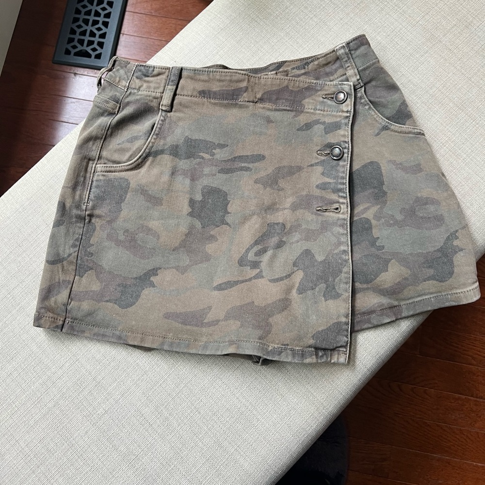 Zara camo skort